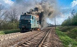 В Черкасской области на ходу загорелся электропоезд