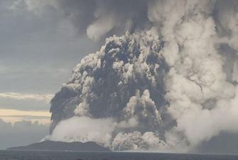 В Тихом океане произошло извержение вулкана – пылью накрыло территорию на тысячи километров