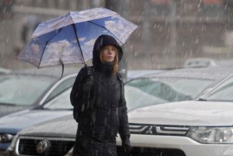 В Украину идут дожди и мокрый снег: где 3 февраля понадобится зонт