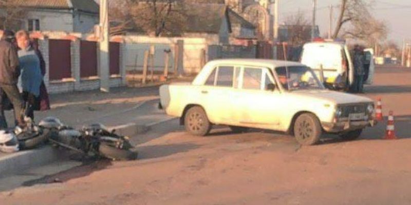 ДТП с пострадавшими: на Киевщине мотоциклист столкнулся с ВАЗ