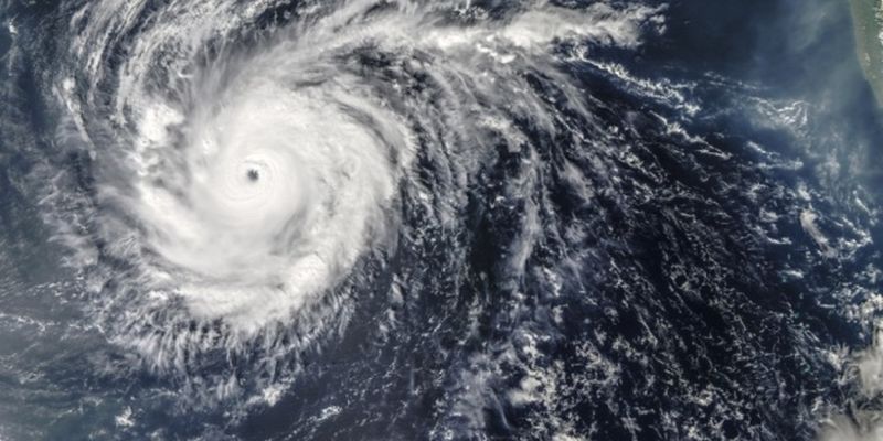 "Умберто" вместо "Дориана": на Багамах сформировался новый тропический шторм