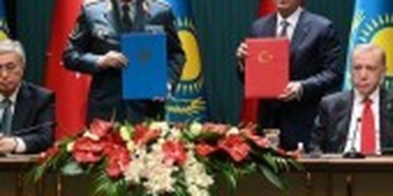 Казахстан та Туреччина підписали угоди про військове співробітництво