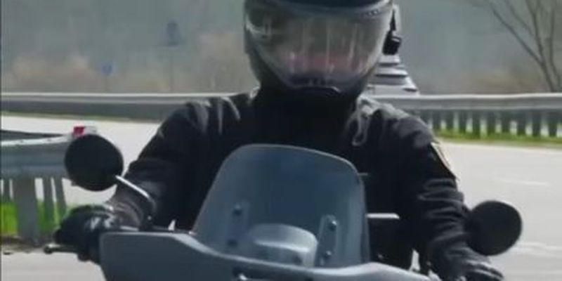 Известный байкер оценил видео с Порошенко на мотоцикле: что не так с роликом