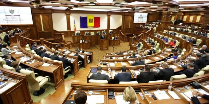 В Молдове задержали двух депутатов парламента
