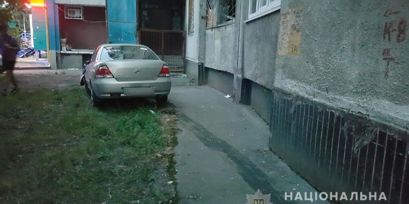 У Харкові 20-річна водійка влетіла в агітаційний намет "Слуги народу", є постраждалі