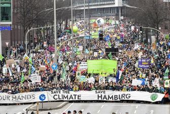 20 тисяч людей приєдналися до Грети Тунберг на кліматичному протесті в Гамбурзі