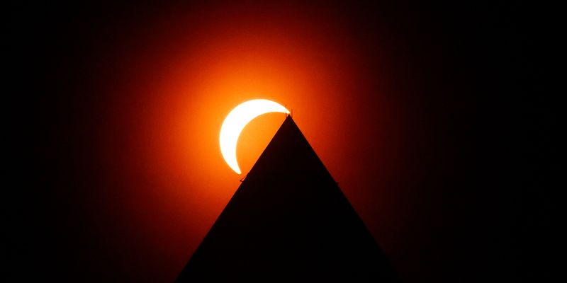 Солнечное затмение 8 апреля 2024: появились фото и видео