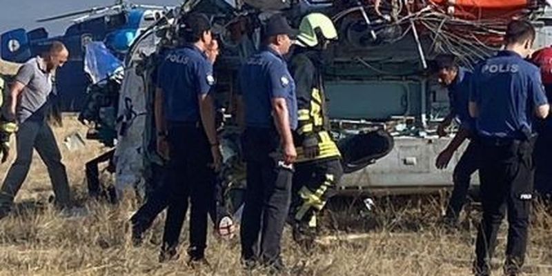 В Турции разбился пожарный вертолет с россиянами
