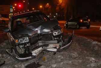 В Днепре в ДТП разбились автомобили Hyundai и Subaru