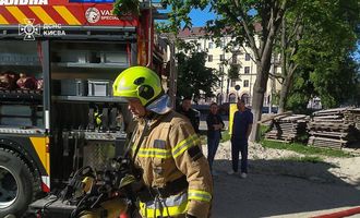 В Киеве произошел пожар на территории роддома. Подробности и фото