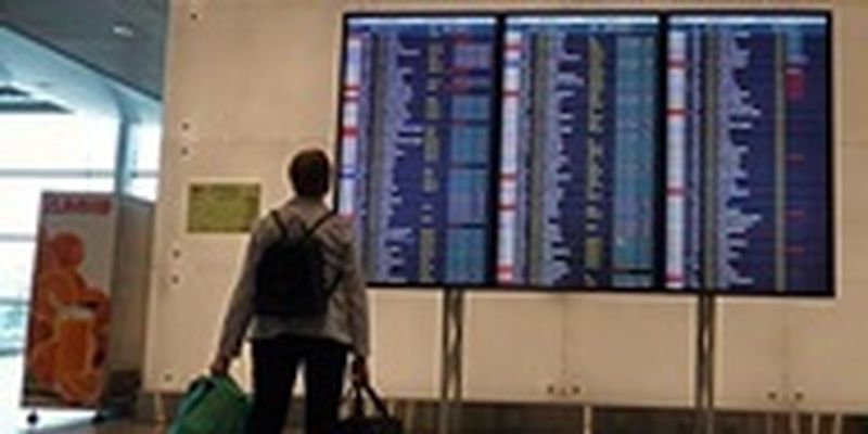 Россия в очередной раз продлила запрет на полеты в 11 аэропортов