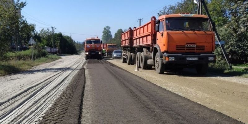 На Ивано-Франковщине начали ремонт дороги в Тернополь - фото