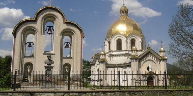 "Напоминает туалет": церковь УГКЦ на Львовщине оскандалилась "российским" ремонтом