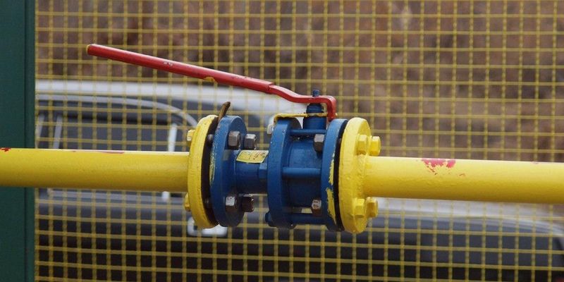 Запасы в газа в украинских хранилищах продолжают сокращаться