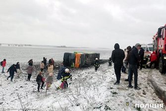 В Хмельницкой области перевернулся набитый пассажирами автобус