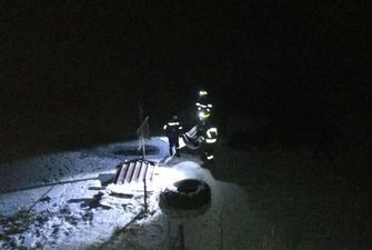 Ледяная ловушка: на реке под Днепром провалились мужчина и женщина