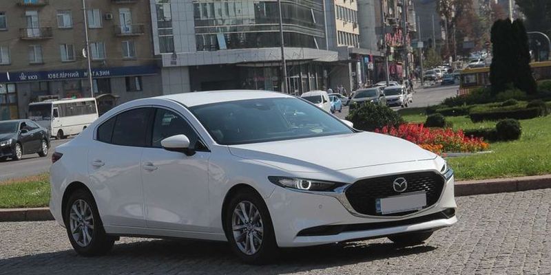 Тест Mazda 3 sedan: скучный или сдержанный?