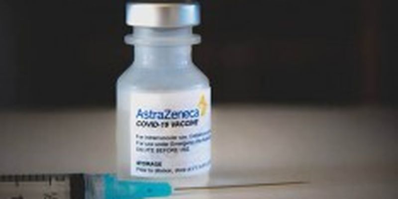 Применение вакцины AstraZeneca приостановили Германия, Франция и Италия