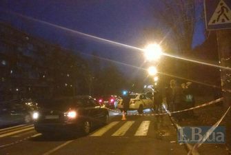 В Киеве автомобиль насмерть сбил женщину на пешеходном переходе: фото и подробности