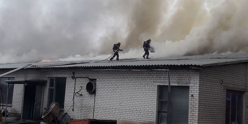 В Лисичанске произошел пожар на заводе «Пролетарий»