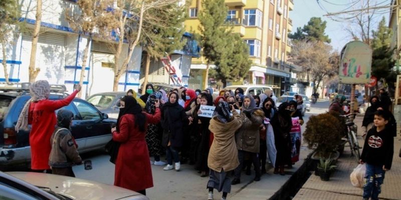 В Афганистане женщины вышли на акцию против действий режима Талибан