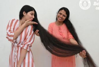 Впервые за 12 лет: девушка с самыми длинными волосами коротко подстриглась