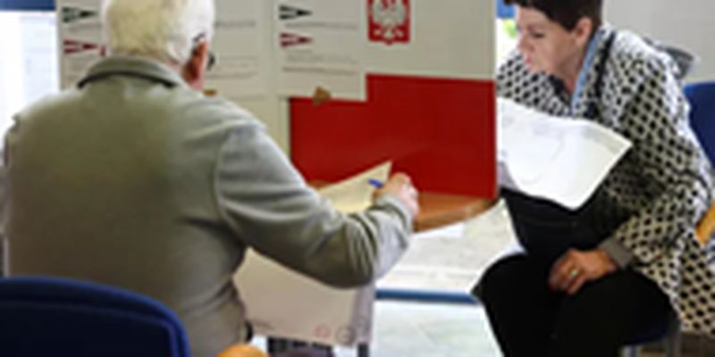PiS побеждает на выборах в Польше - экзит-пол