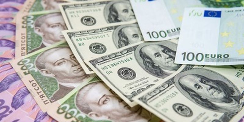 Валюта дорожает: какой сейчас курс доллара и евро в обменниках и банках
