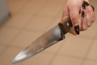 В Измаиле женщина ударила ножом мужчину, который играл с ребенком в снежки