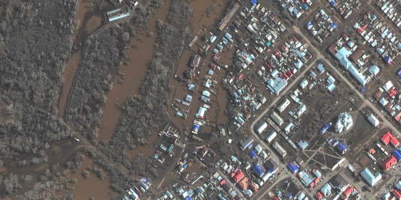 Уровень воды продолжает расти: как выглядит Оренбургаская область во время наводнения