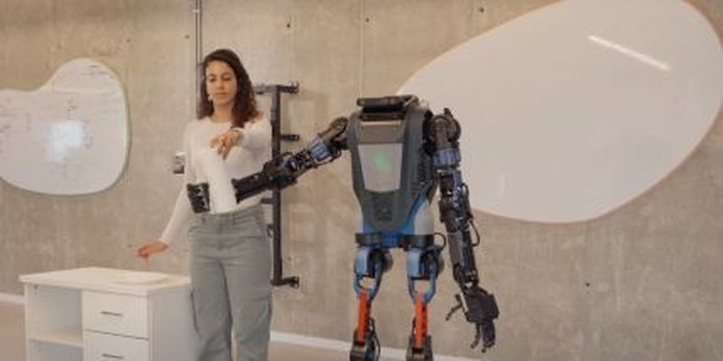Представлено робота, который понимает человеческий язык и умеет учиться – видео