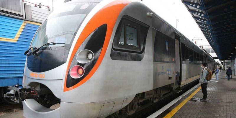 Вперше "Укрзалізниця" сполучить Черкаси з Києвом швидкісним потягом
