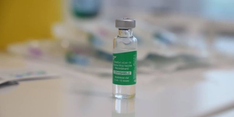 Замість уколу – смітник: лікар розповіла, як в Україні викидають вакцини від Covid-19