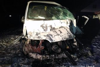 Cмертельна ДТП на Буковині: водій заснув за кермом автівки та в'їхав у електроопору