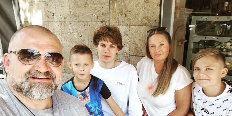 Василий Вирастюк признался, что изменил жене и в четвертый раз стал отцом/Младшему сыну депутата сейчас 9 месяцев