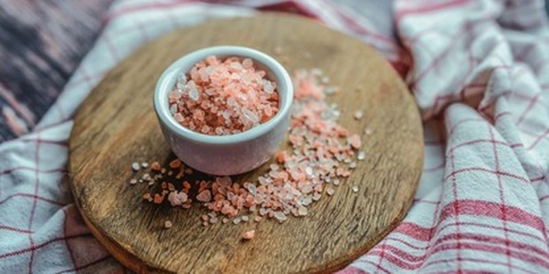 Гималайская розовая соль: чем она отличается от обычной и как ее использовать/Считается, что она более полезна для человеческого организма