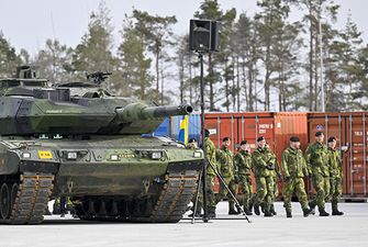 Модифікована версія Leopard: Швеція може передати Україні танки Stridsvagn 122