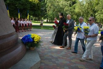 День Конституції 2019: історія свята, вихідні, як Україна відпочиває