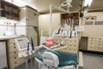 Стоматолог из Украины пытался вывезти из РФ 960 зубов