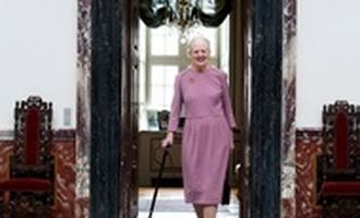 Королевская семья Дании показала новый портрет Маргрете II
