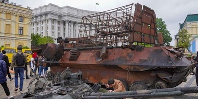 Скандал в Берлине: местные власти запретили выставку подбитых в Украине российских танков